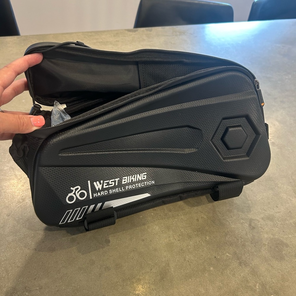 Black Bicycle Rack Bag - Picture 3 of 16